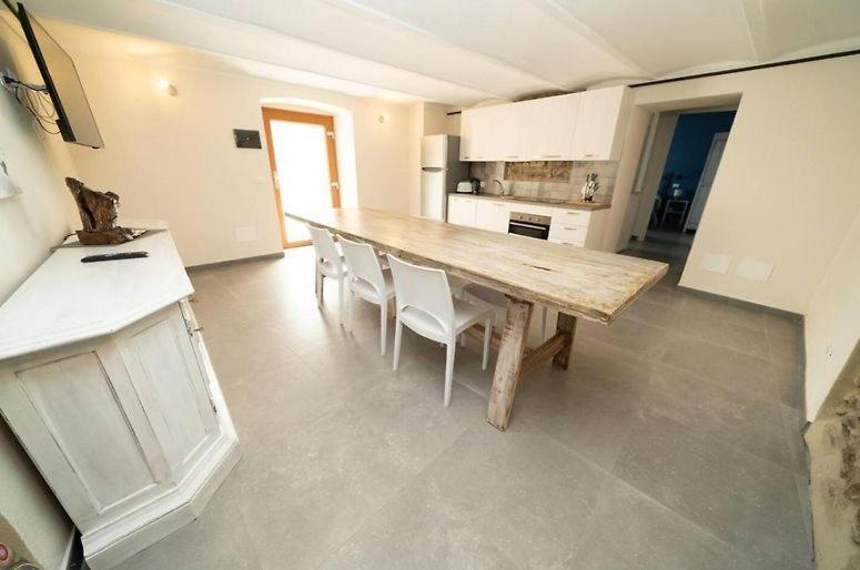 Borgo Degli Artisti Boutique Serricciolo