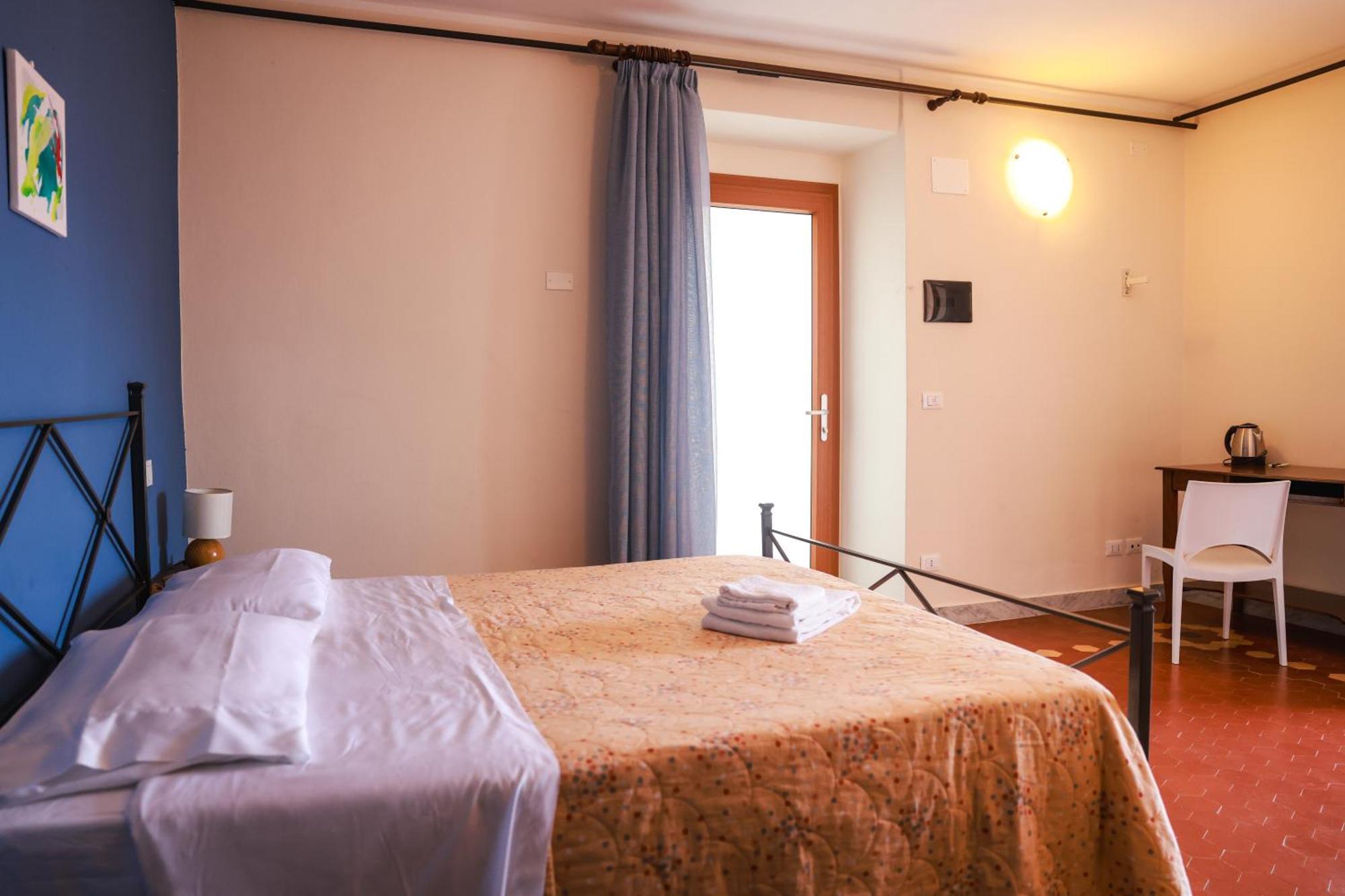 Borgo Degli Artisti Boutique *