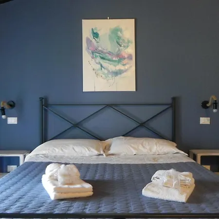 Affittacamere Borgo Degli Artisti Boutique Rooms Serricciolo Exterior photo